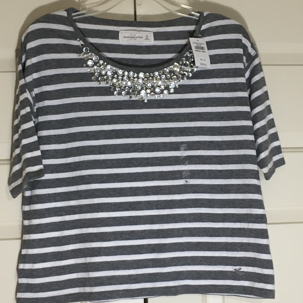 NWT! Abercrombie & Fitch X Small Top w/Bling!